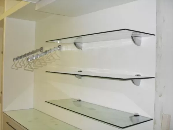 Prateleiras de vidro para lojas Curitiba