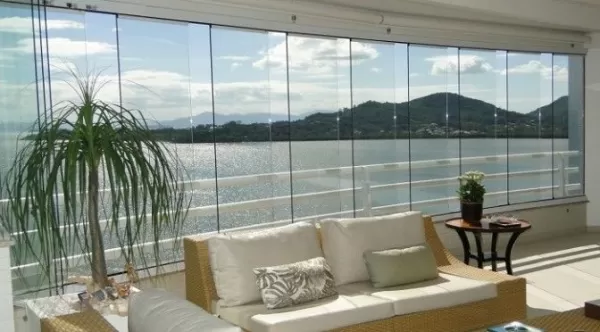 Cortina de vidro para sacada Curitiba