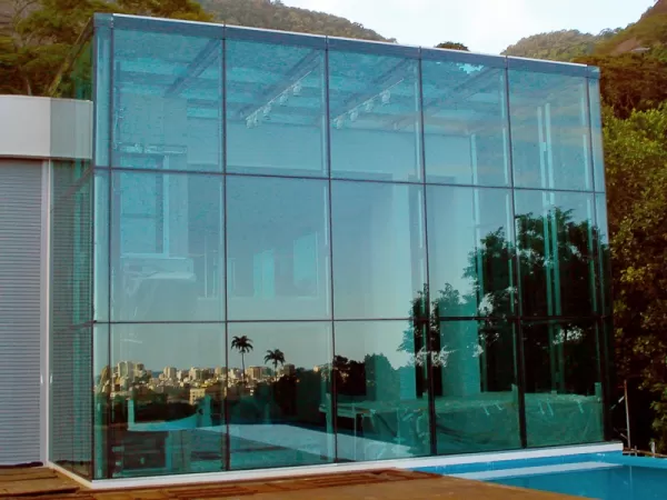 Fachada de vidro para loja Curitiba